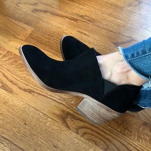 Vince Camuto Deadra Bootie